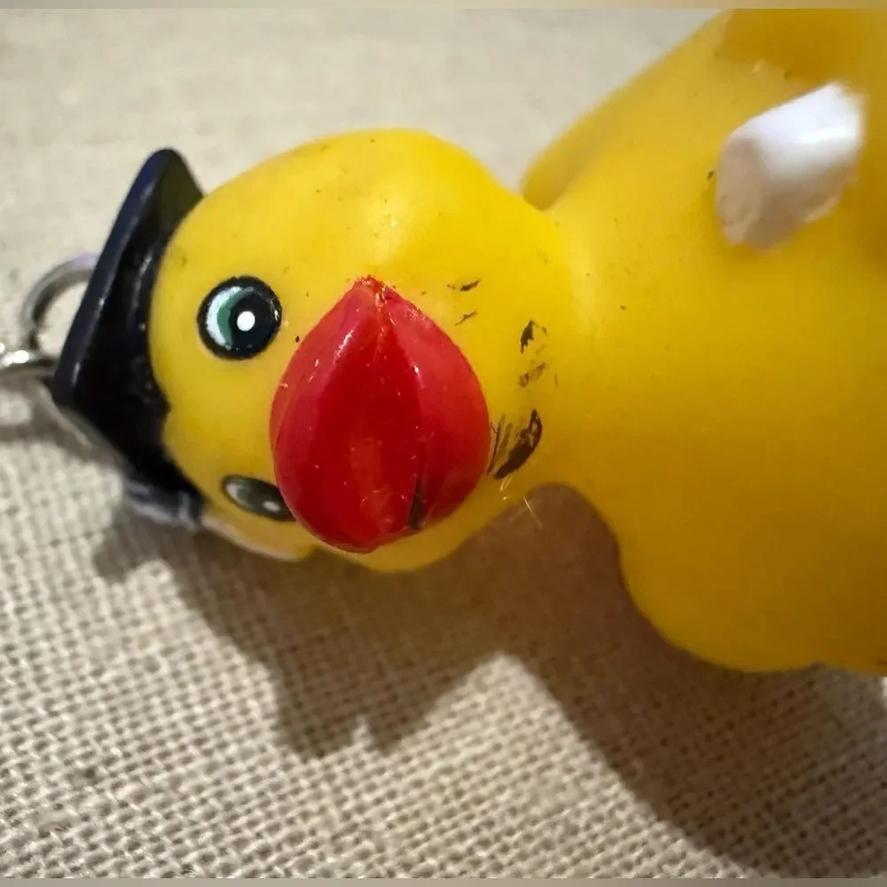 Graduation Duck Keychain Yellow Rubber with Cap & Diploma – Cute Gift Idea